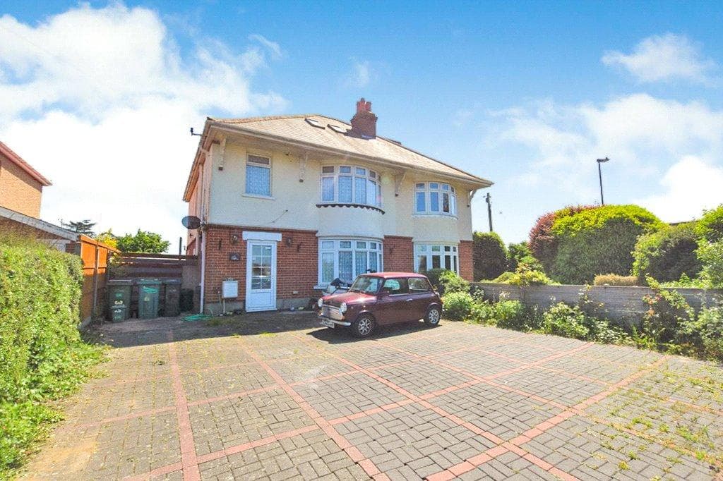 Park Road, Cowes, Isle of Wight - Image 1