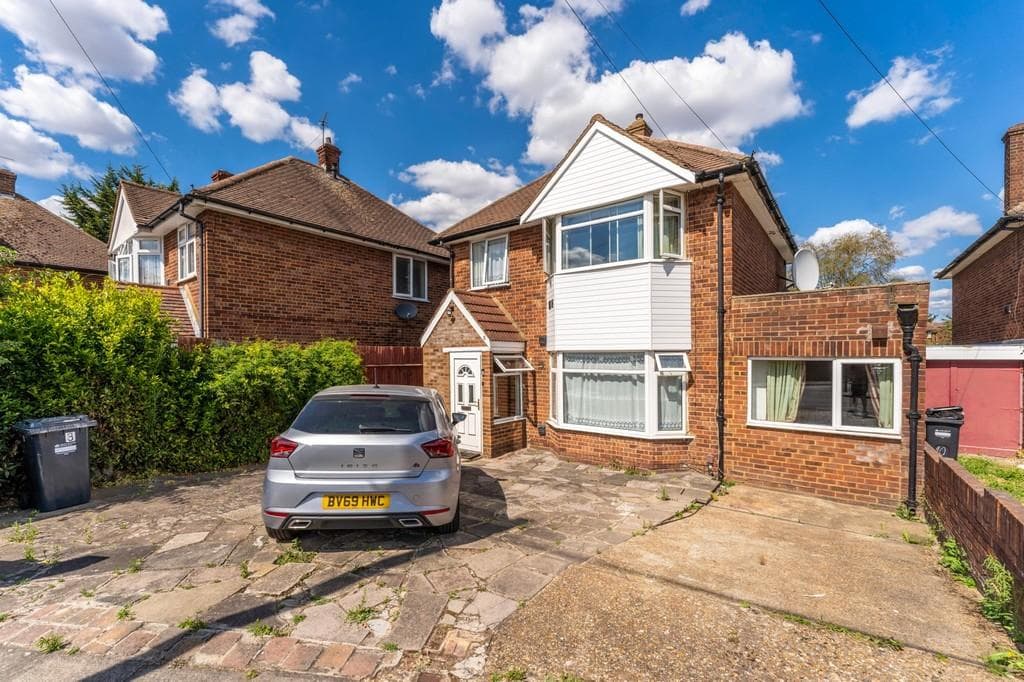 Speart Lane, Hounslow - Image 1