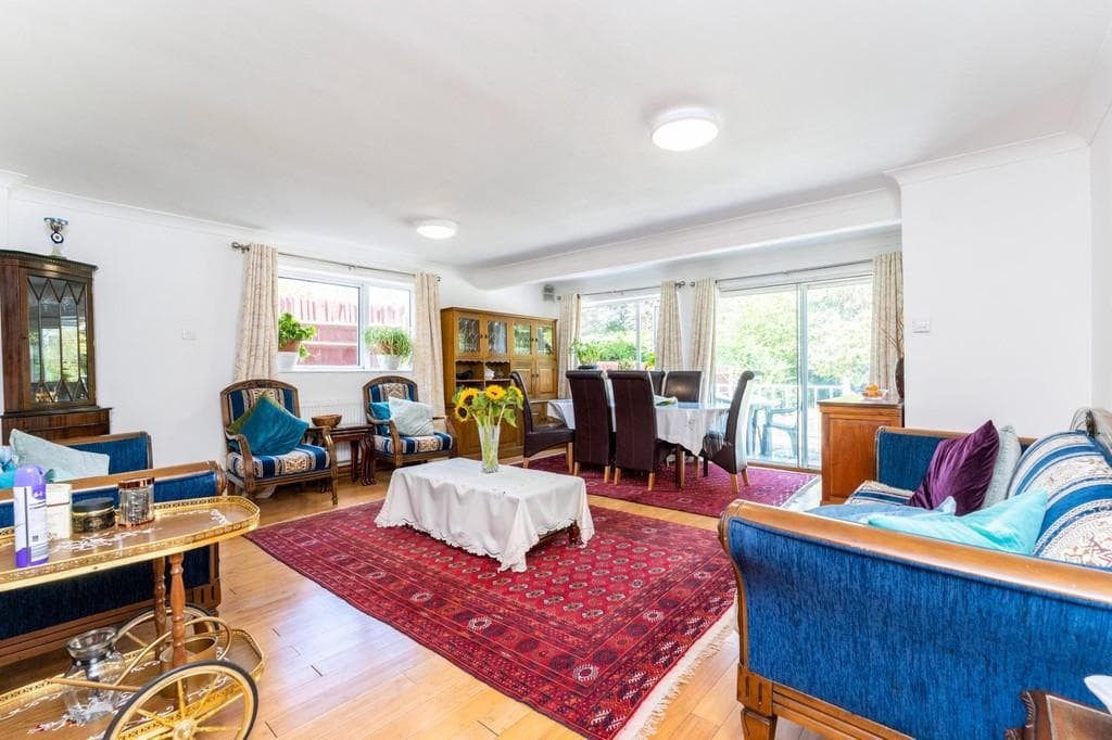 Speart Lane, Hounslow - Image 2