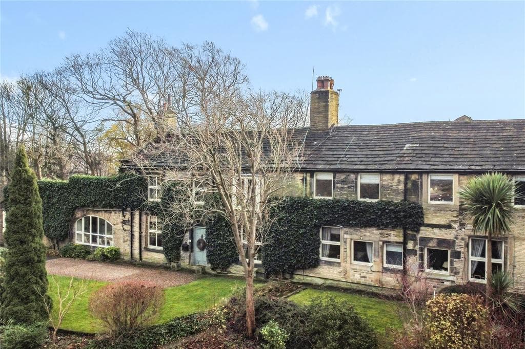 Fleminghouse Lane, Huddersfield, West Yorkshire, HD5 - Image 1