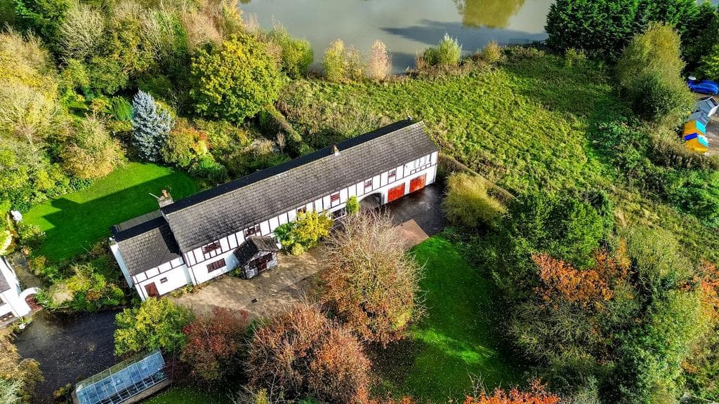 Speakman Barn, 357 Warrington Road, Leigh End, Glazebury, Warrington WA3 5NY. - Image 1