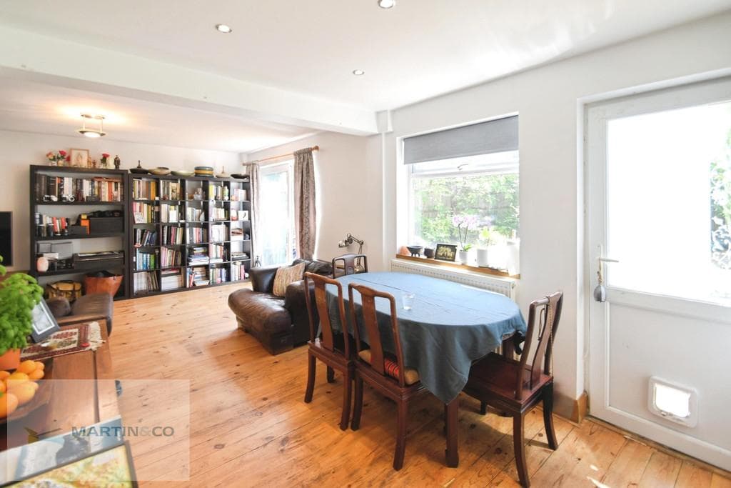Walton On Thames - Image 4