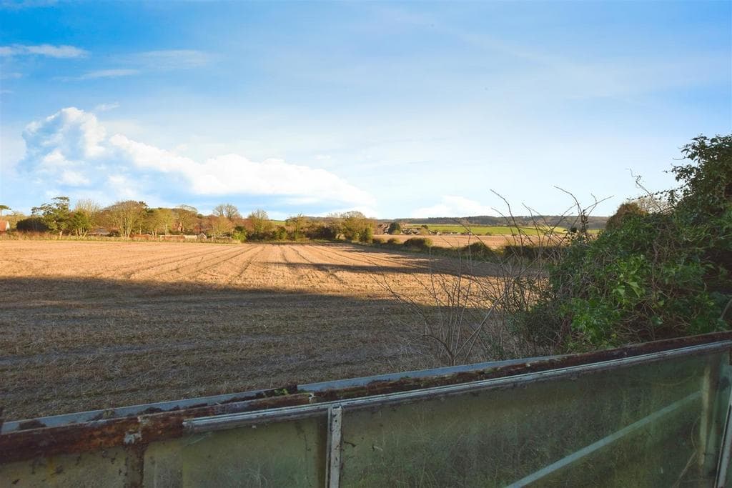 Weybourne, Holt - Image 3