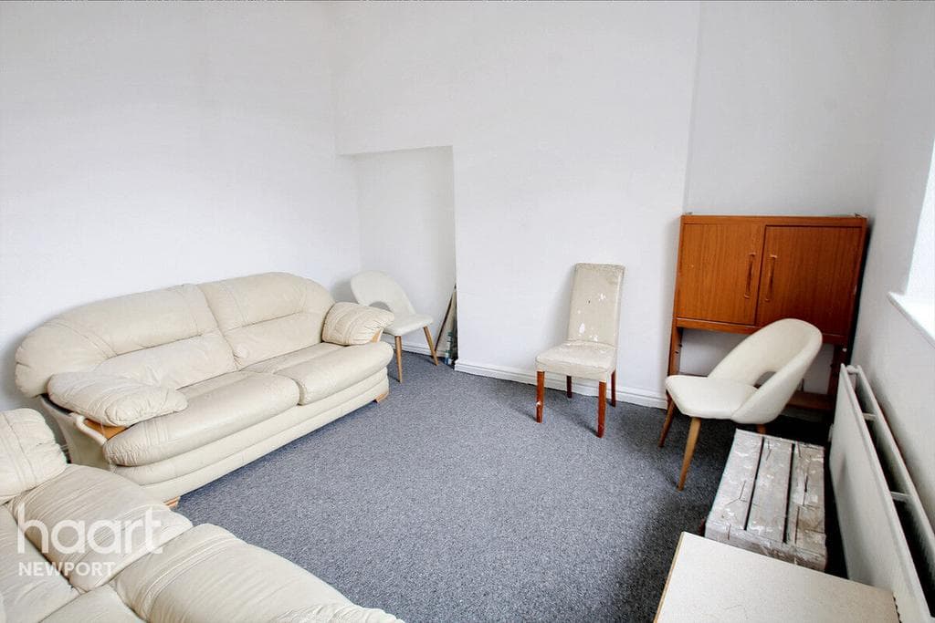 Commercial Road, Newport - Image 3