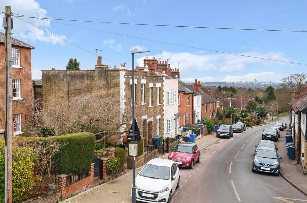 Green Lane, Stanmore HA7 - Image 2