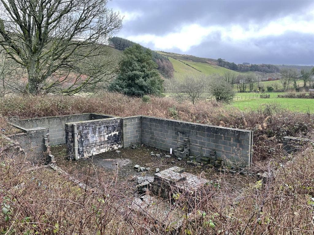 Oare, Lynton - Image 1