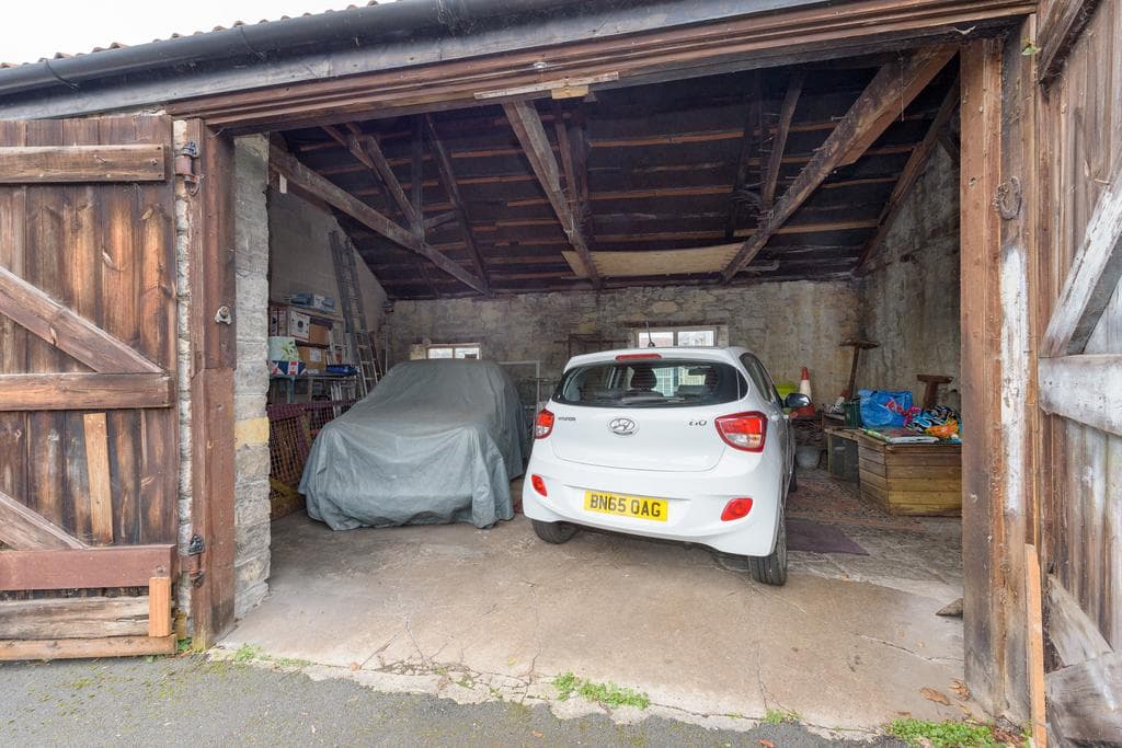 Leigh Road, Street - Image 4
