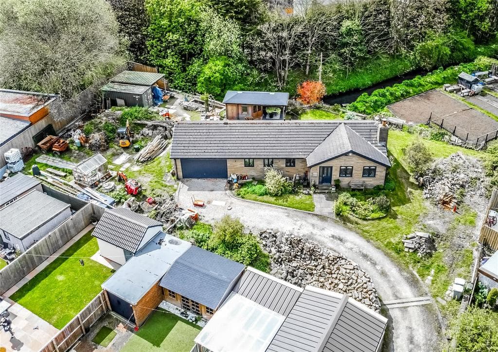 Bradford Road, Liversedge, West Yorkshire, WF15 - Image 2
