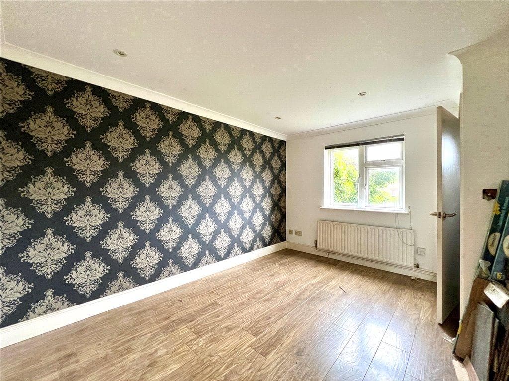 Bourne Close, Chilworth, Guildford, Surrey, GU4 - Image 2