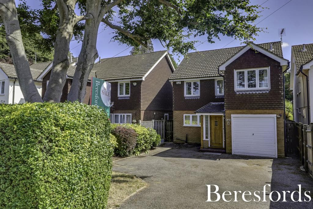 Mount Crescent, Warley, CM14 - Image 1