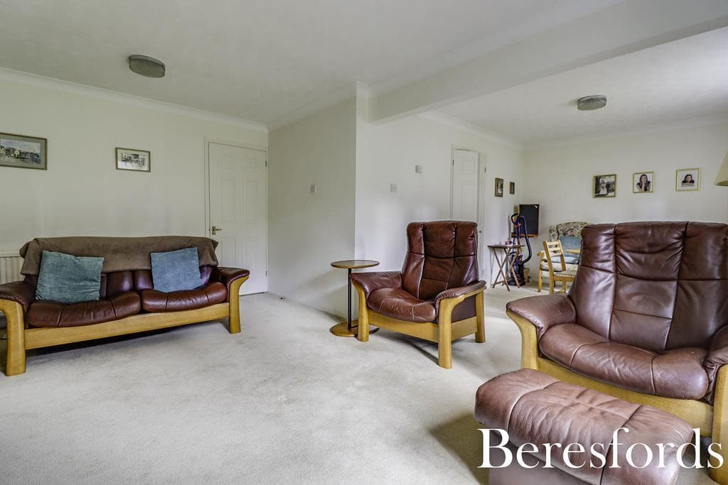 Mount Crescent, Warley, CM14 - Image 3