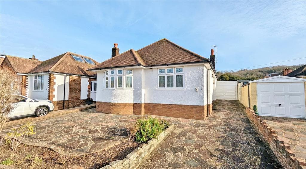 Aldwick Crescent, Findon Valley, Worthing, West Sussex, BN14 - Image 1
