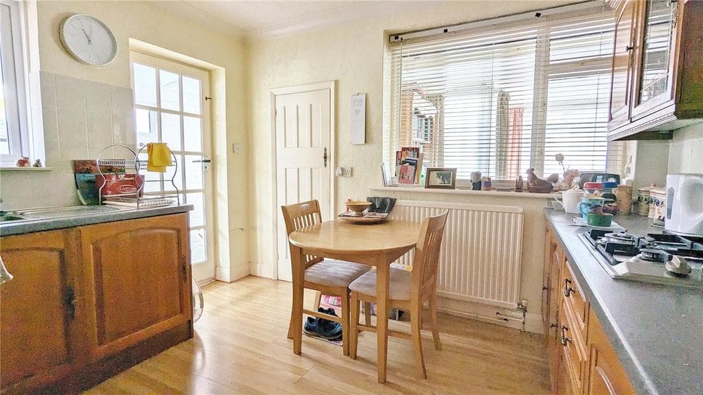 Aldwick Crescent, Findon Valley, Worthing, West Sussex, BN14 - Image 3