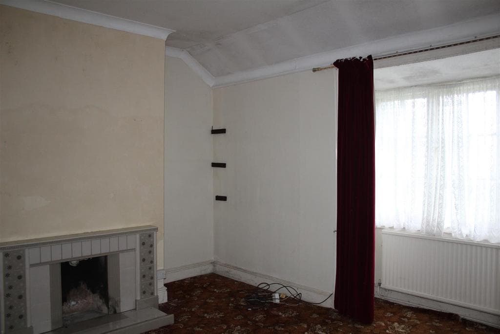 New Road, Goodwick - Image 5