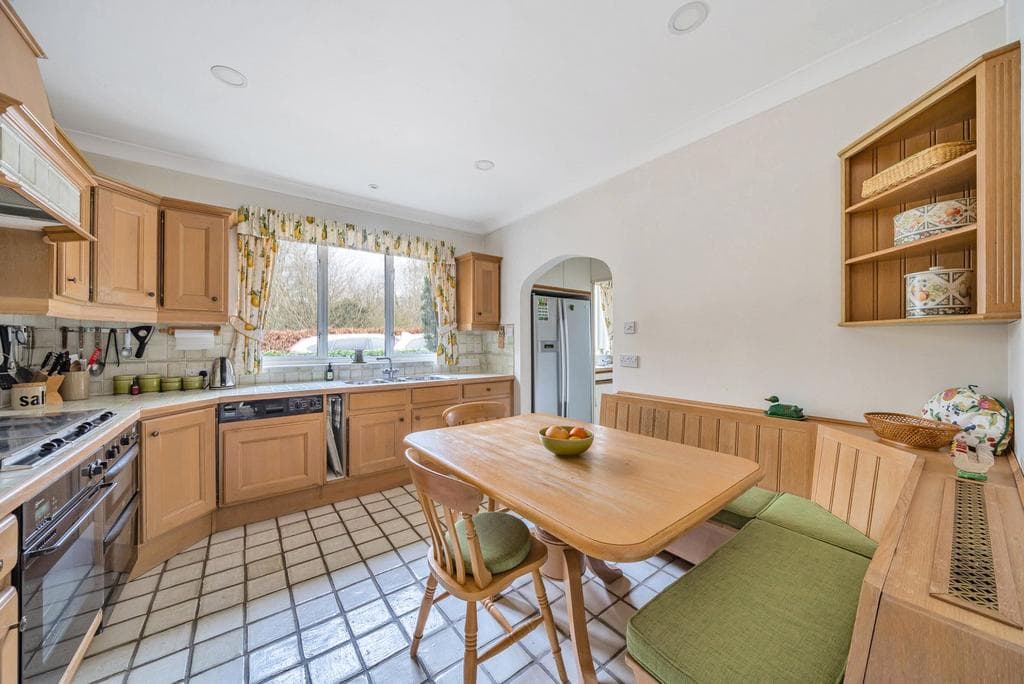 Beech Avenue, Effingham, KT24 - Image 5