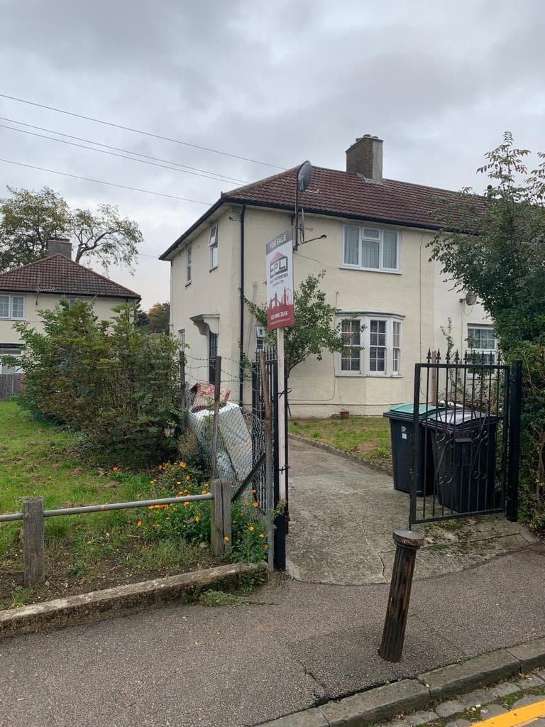 Two, 1 Bedroom Flats For Sale Flexmere Road N17 - Image 1