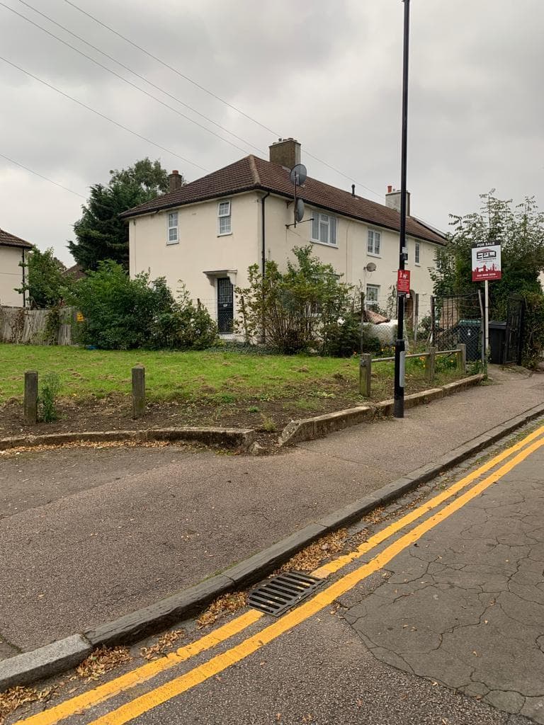 Two, 1 Bedroom Flats For Sale Flexmere Road N17 - Image 2