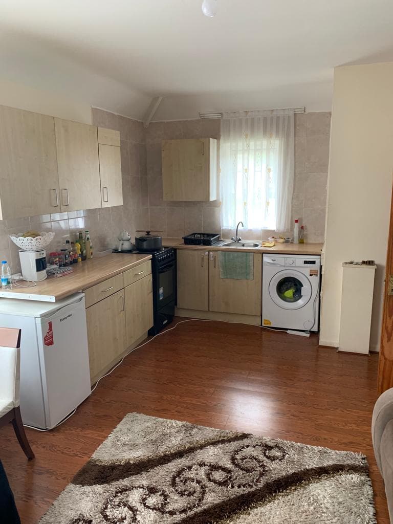 Two, 1 Bedroom Flats For Sale Flexmere Road N17 - Image 3