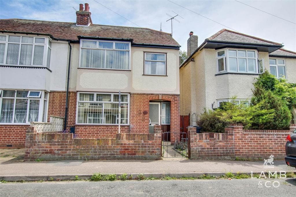 Astley Road, Clacton-On-Sea CO15 - Image 1