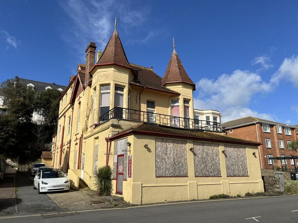 Marine Parade, Dawlish, EX7 - Image 1
