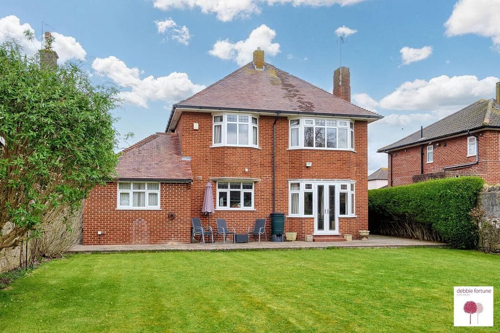 Woodland Road, Weston-super-Mare - Image 1