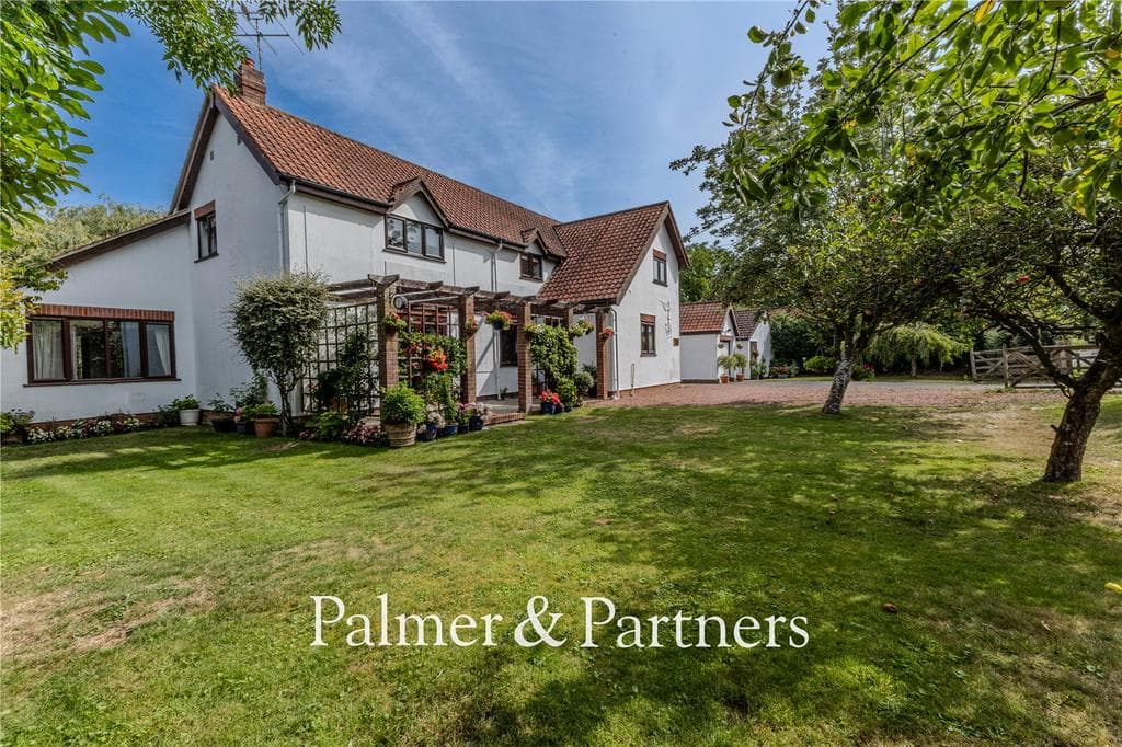 Low Road, Great Glemham, Saxmundham, Suffolk, IP17 - Image 1