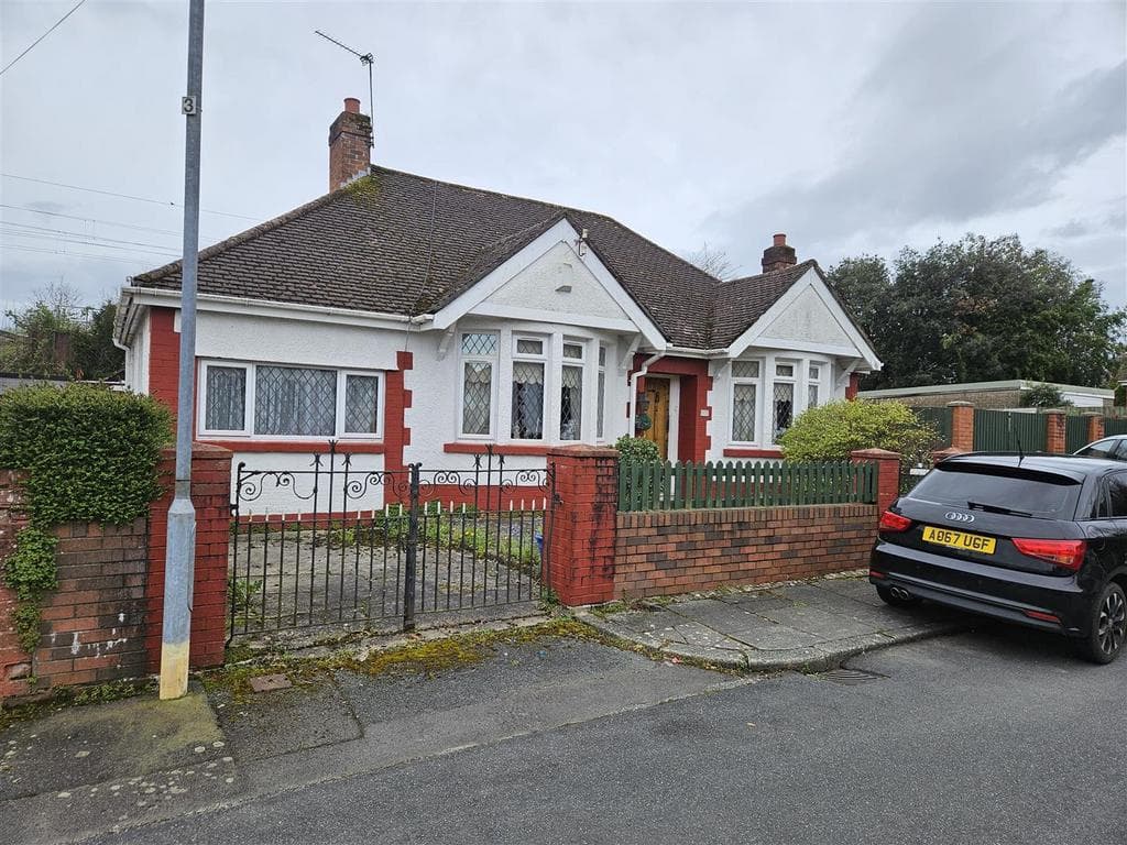Fairfield Close, Victoria Park, Cardiff - Image 1