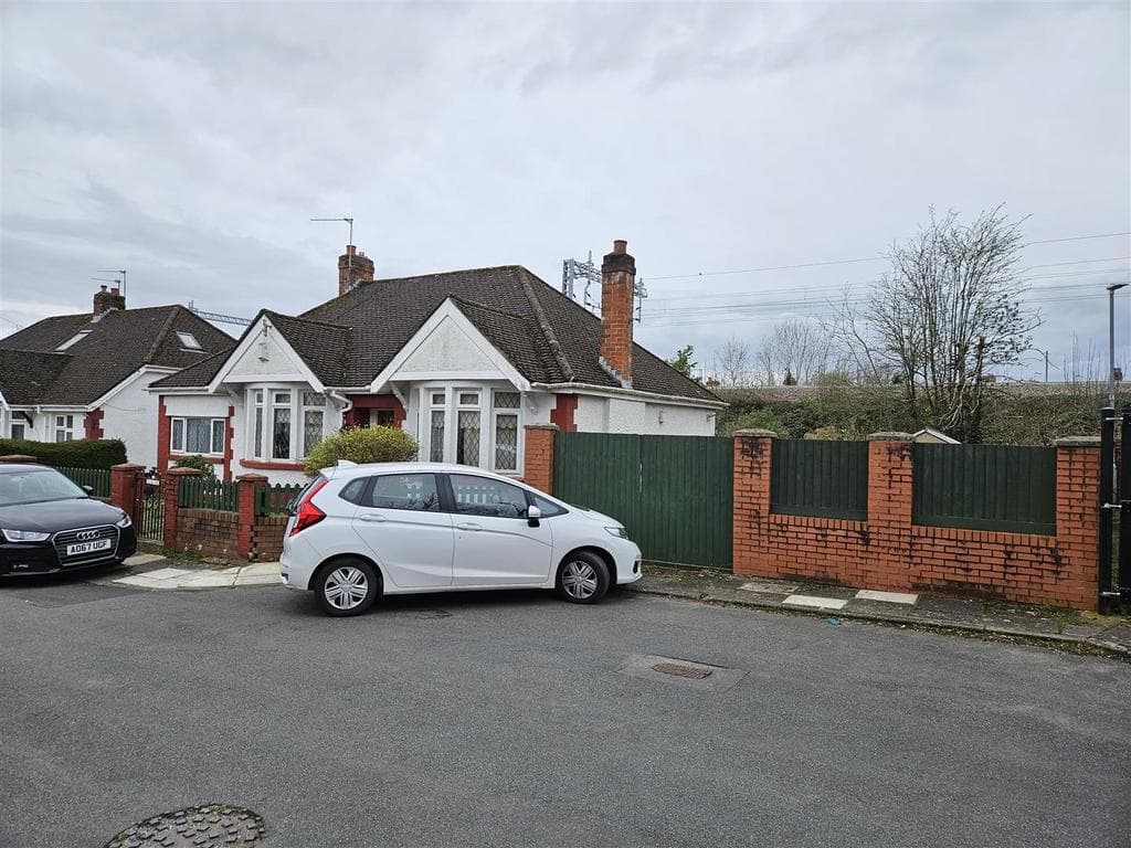 Fairfield Close, Victoria Park, Cardiff - Image 2