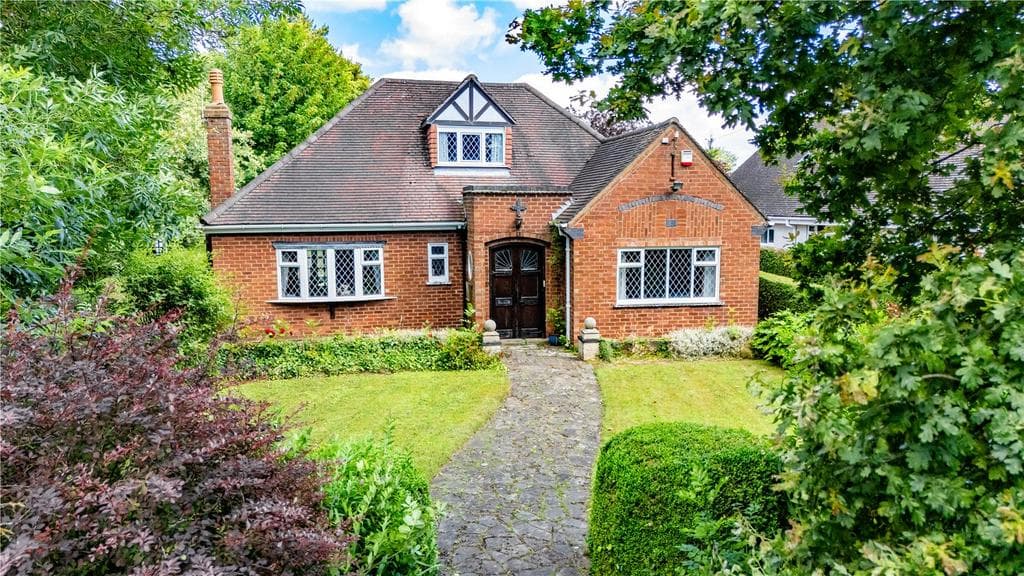 Humberston Avenue, Humberston, Grimsby, Lincolnshire, DN36 - Image 1