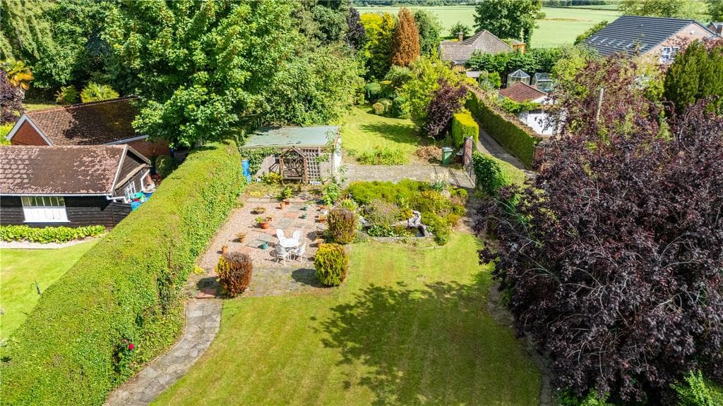 Humberston Avenue, Humberston, Grimsby, Lincolnshire, DN36 - Image 2