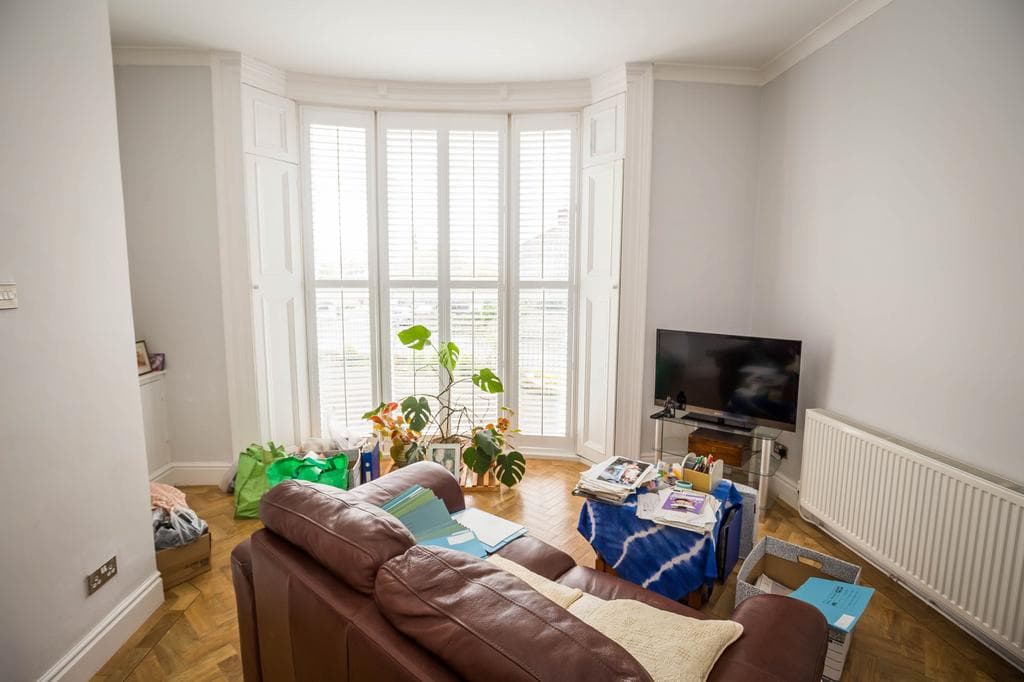 INVESTMENT PROPERTY - 5x1 Bedroom apartments within Georgian Mansion Block - Image 4
