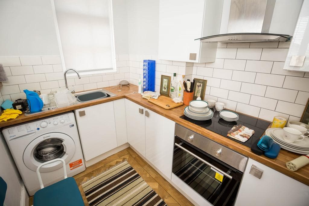 INVESTMENT PROPERTY - 5x1 Bedroom apartments within Georgian Mansion Block - Image 5