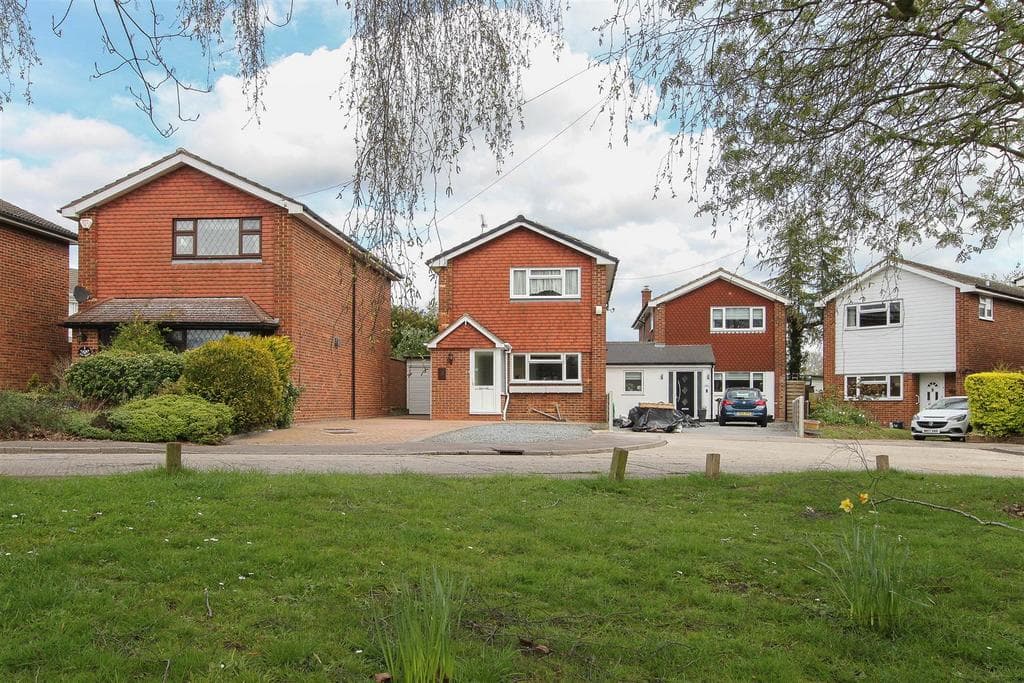 Kiln Field, Hook End, Brentwood - Image 1