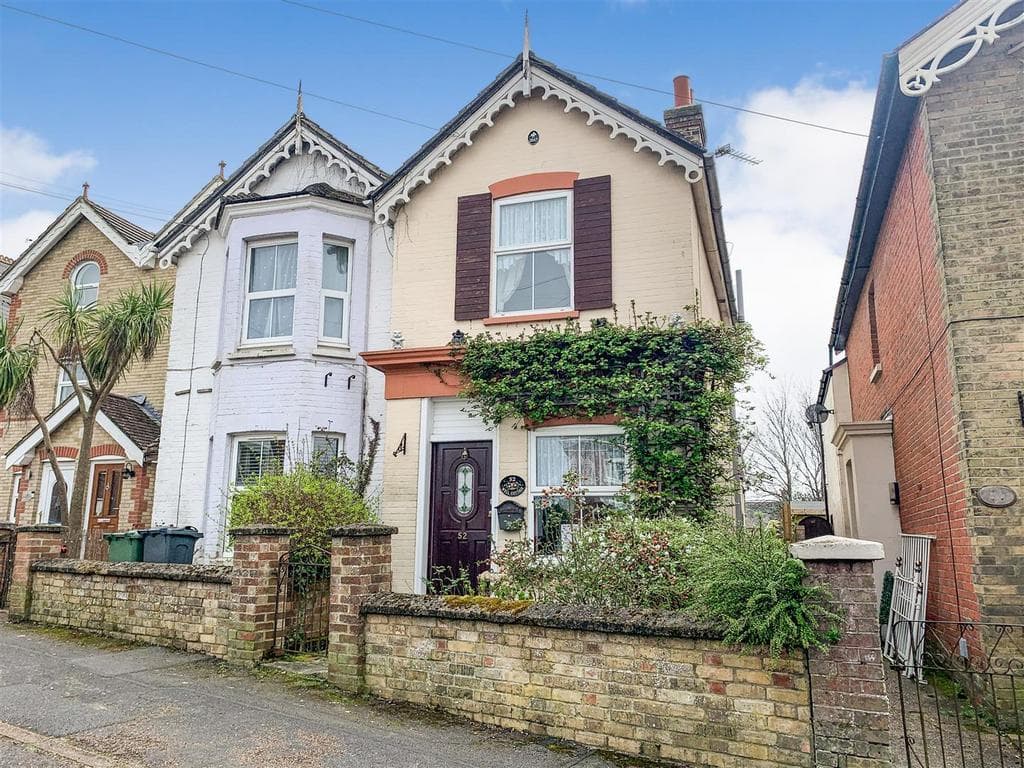 Yarborough Road, East Cowes - Image 1
