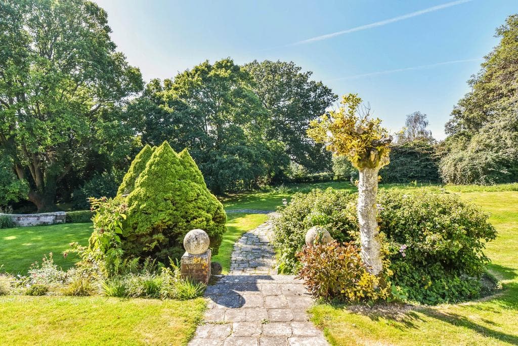School Hill, Slindon, Arundel, West Sussex - Image 5