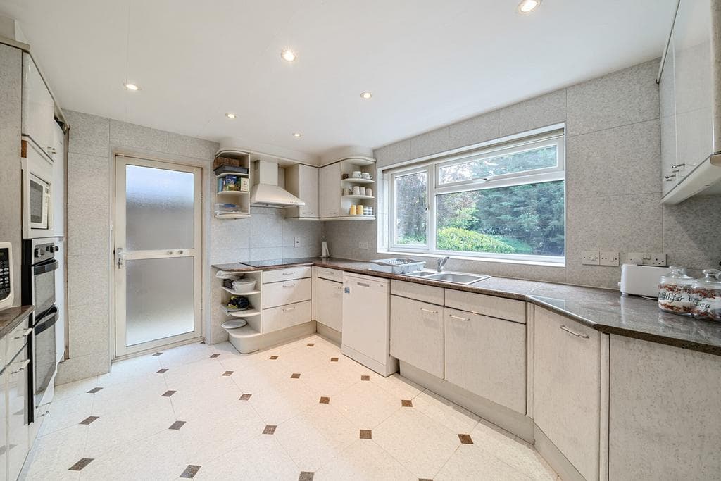 Watford Road, Northwood, Middlesex - Image 3