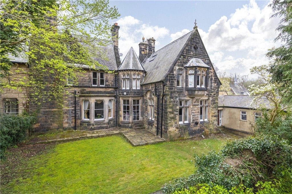Weetwood Lane, Leeds, West Yorkshire, LS16 - Image 1
