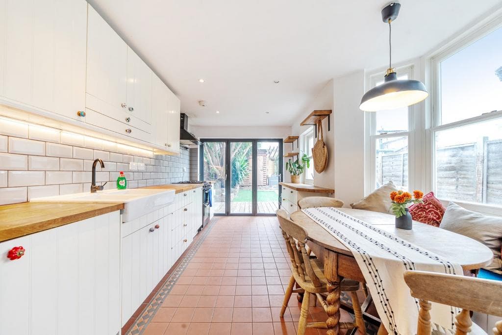 Selkirk Road, London, SW17 - Image 3