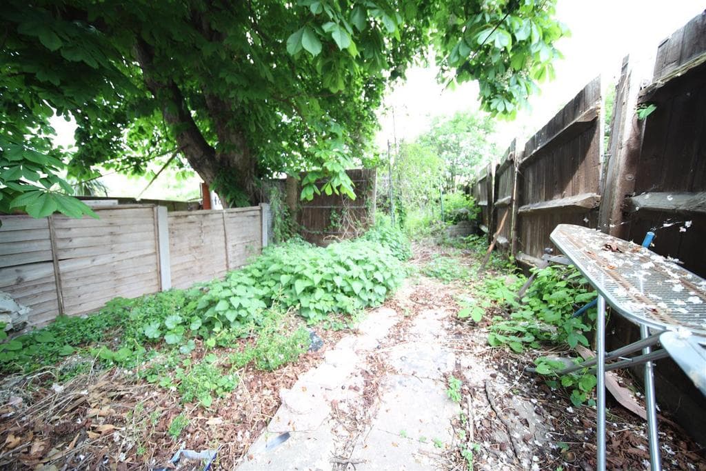 South Street, Enfield - Image 4