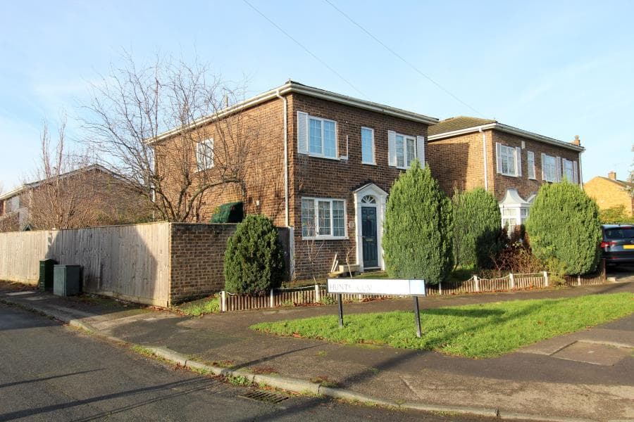 Huntercombe Lane North, Taplow - Image 1