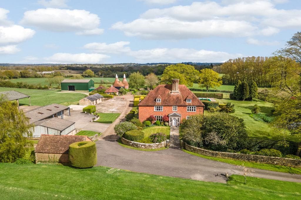 Horns Hill, Hawkhurst TN18 - Image 1