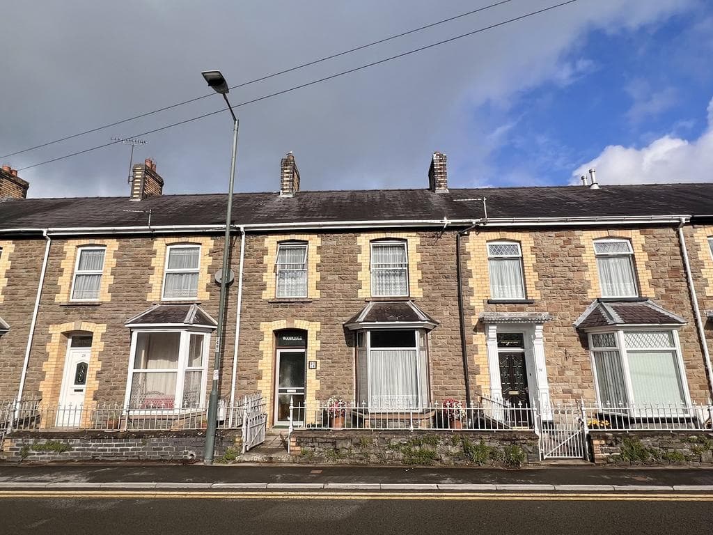 New Road, Llandovery, Carmarthenshire. - Image 1