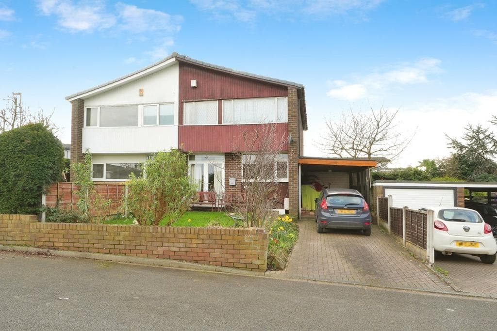 Northwood Park, Leeds LS26 - Image 1