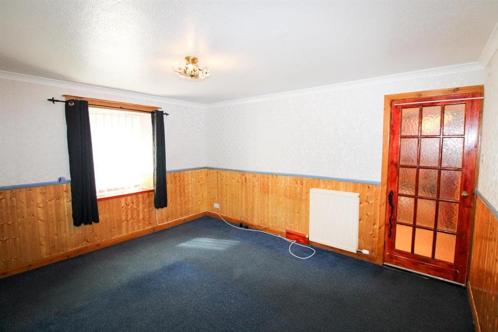 8 Terrace Street, Embo - Image 3