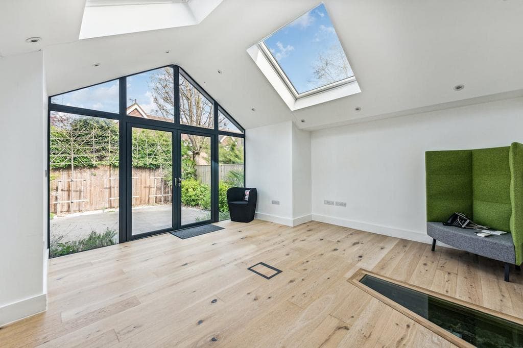 26 Windsor Street, Chertsey, KT16 8AS - Image 3