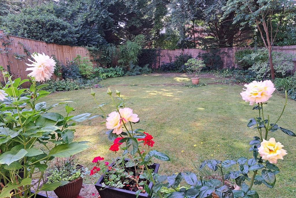 Harwood Road, Marlow - Image 2