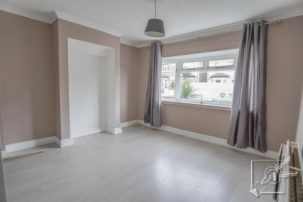 Dover Road, Northfleet, Gravesend - Image 4