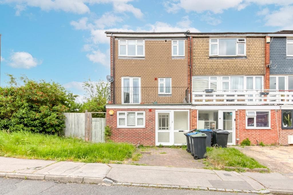 Pittville Gardens, London, SE25 - Image 1