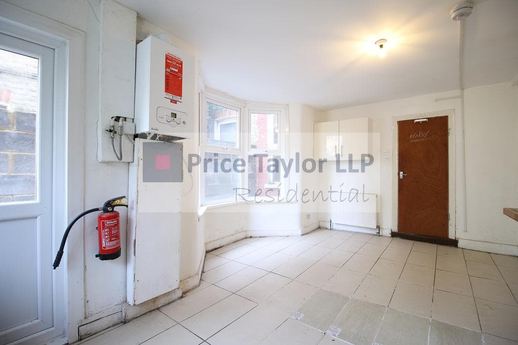 Markhouse Road, London E17 - Image 3
