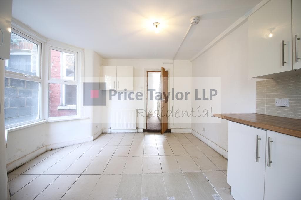Markhouse Road, London E17 - Image 4
